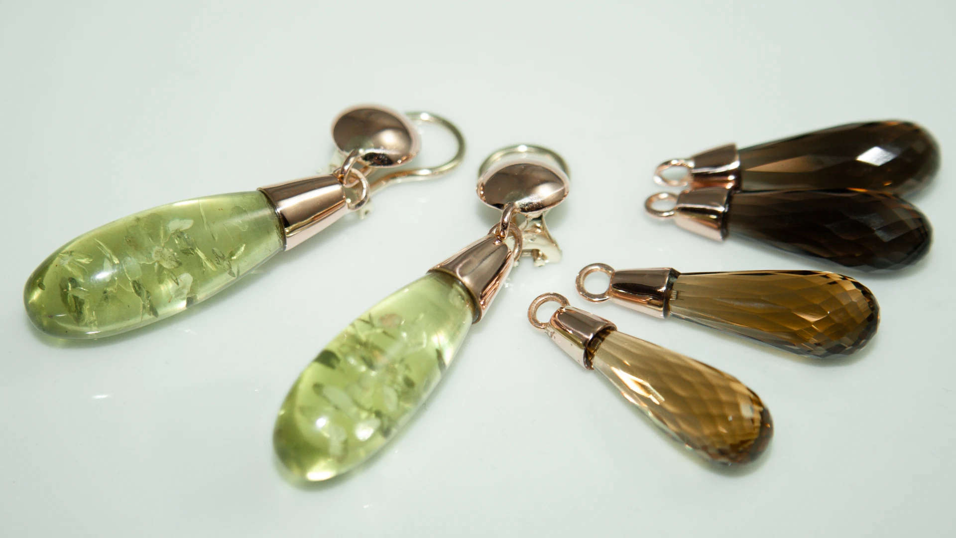 Ohrclips Gold Edelsteintropfen – Nathalie Prem