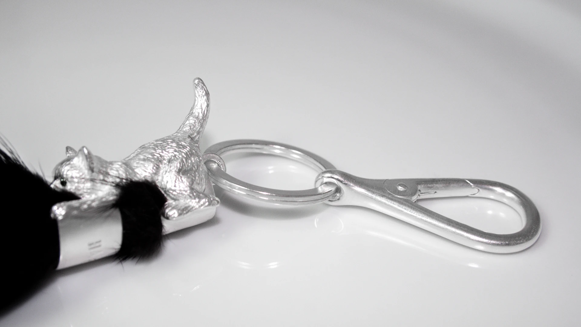 Cat Signature Piece – Nathalie Prem
